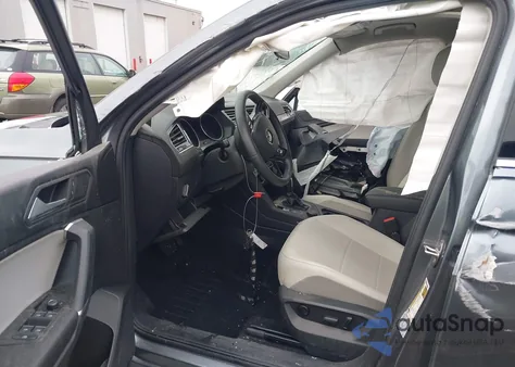 2020 Volkswagen Tiguan 2.0T Se/2.0T Se R-Line Black/2.0T Sel z USA, uszkodzony, nr VIN 3VV2B7AX5LM015619